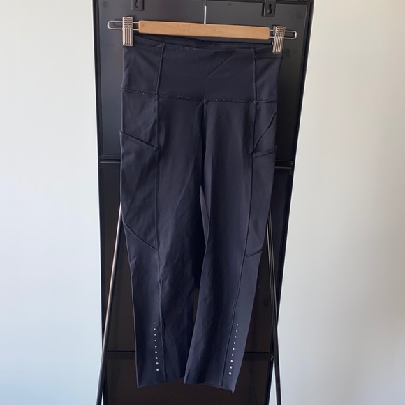 lululemon Fast & Free Crop, size 4. - Picture 1 of 4